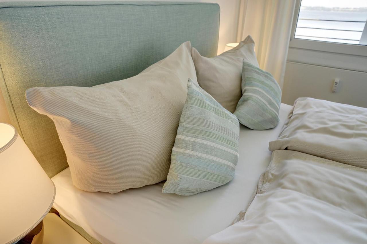 Fewo1846 - Fjordview - Komfortables Studioapartment Mit Balkon Und Meerblick 글룩스부르크 외부 사진