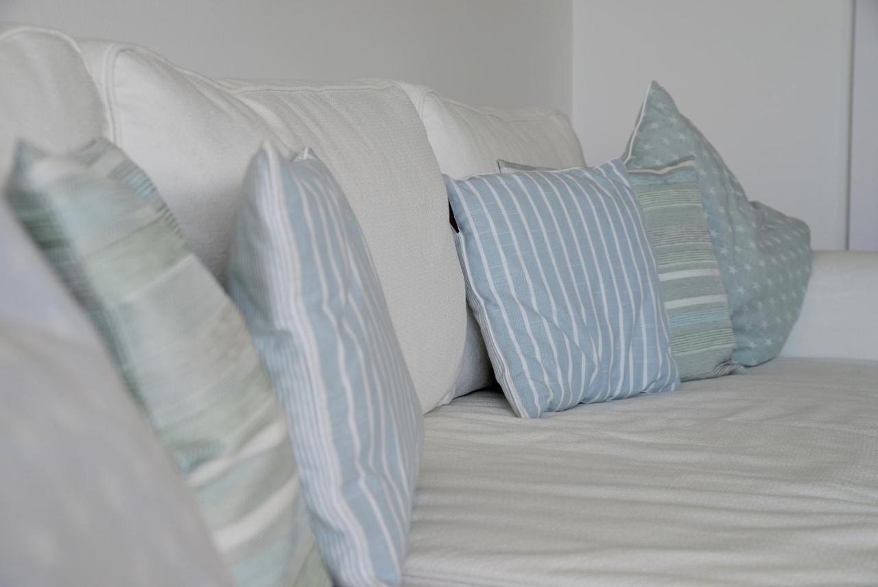 Fewo1846 - Fjordview - Komfortables Studioapartment Mit Balkon Und Meerblick 글룩스부르크 외부 사진