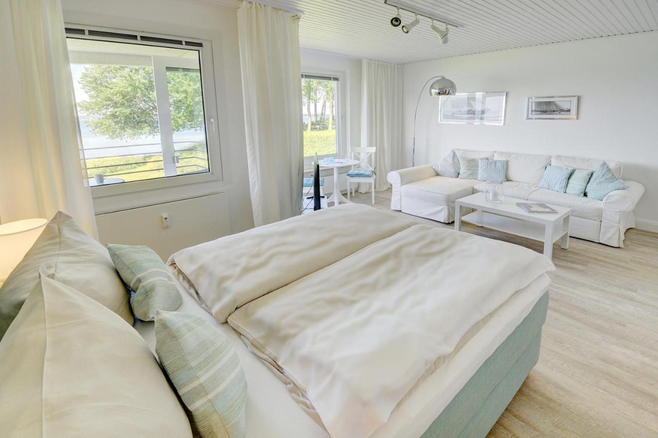 Fewo1846 - Fjordview - Komfortables Studioapartment Mit Balkon Und Meerblick 글룩스부르크 외부 사진