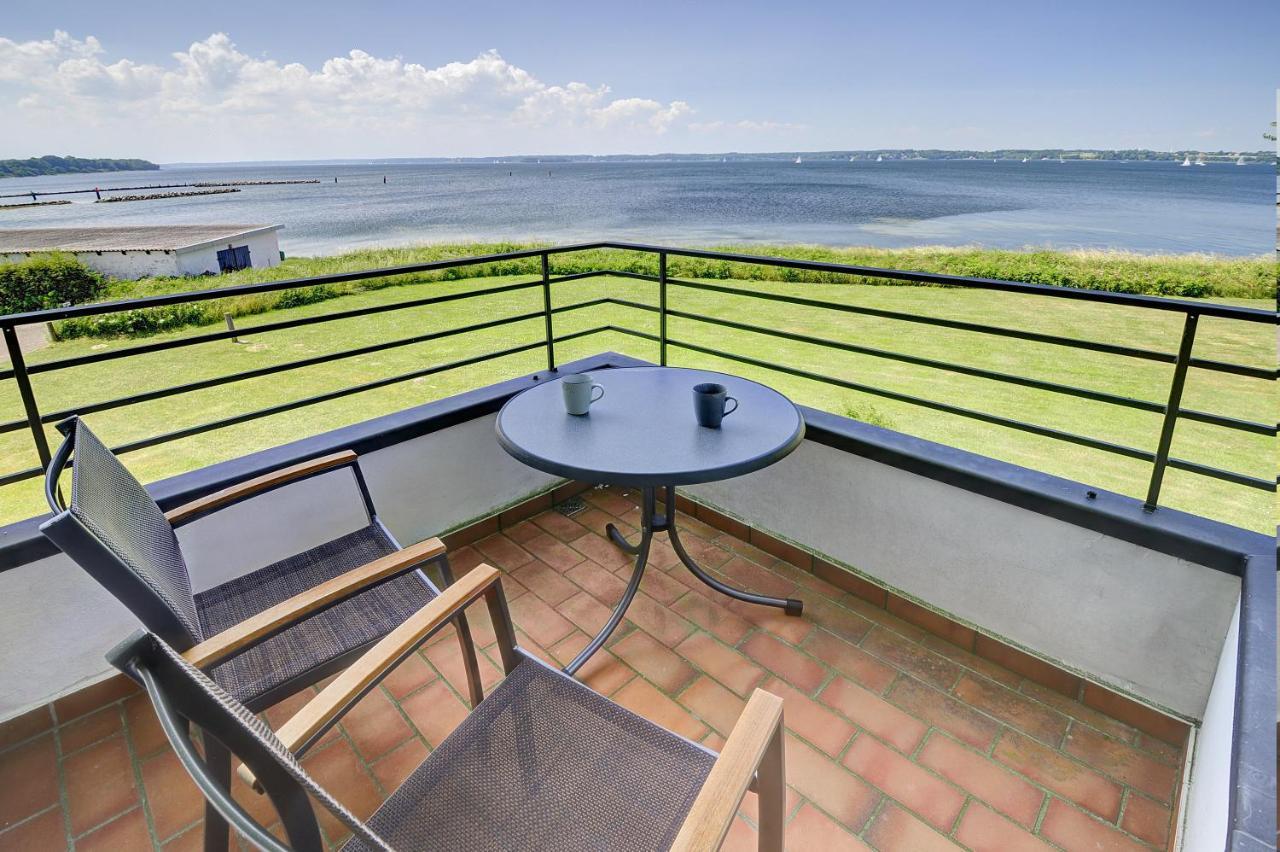 Fewo1846 - Fjordview - Komfortables Studioapartment Mit Balkon Und Meerblick 글룩스부르크 외부 사진